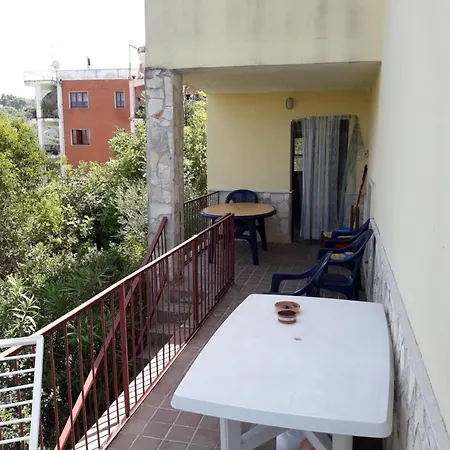 2 In Vista Mare Con 5 Oppure 9 Posti *